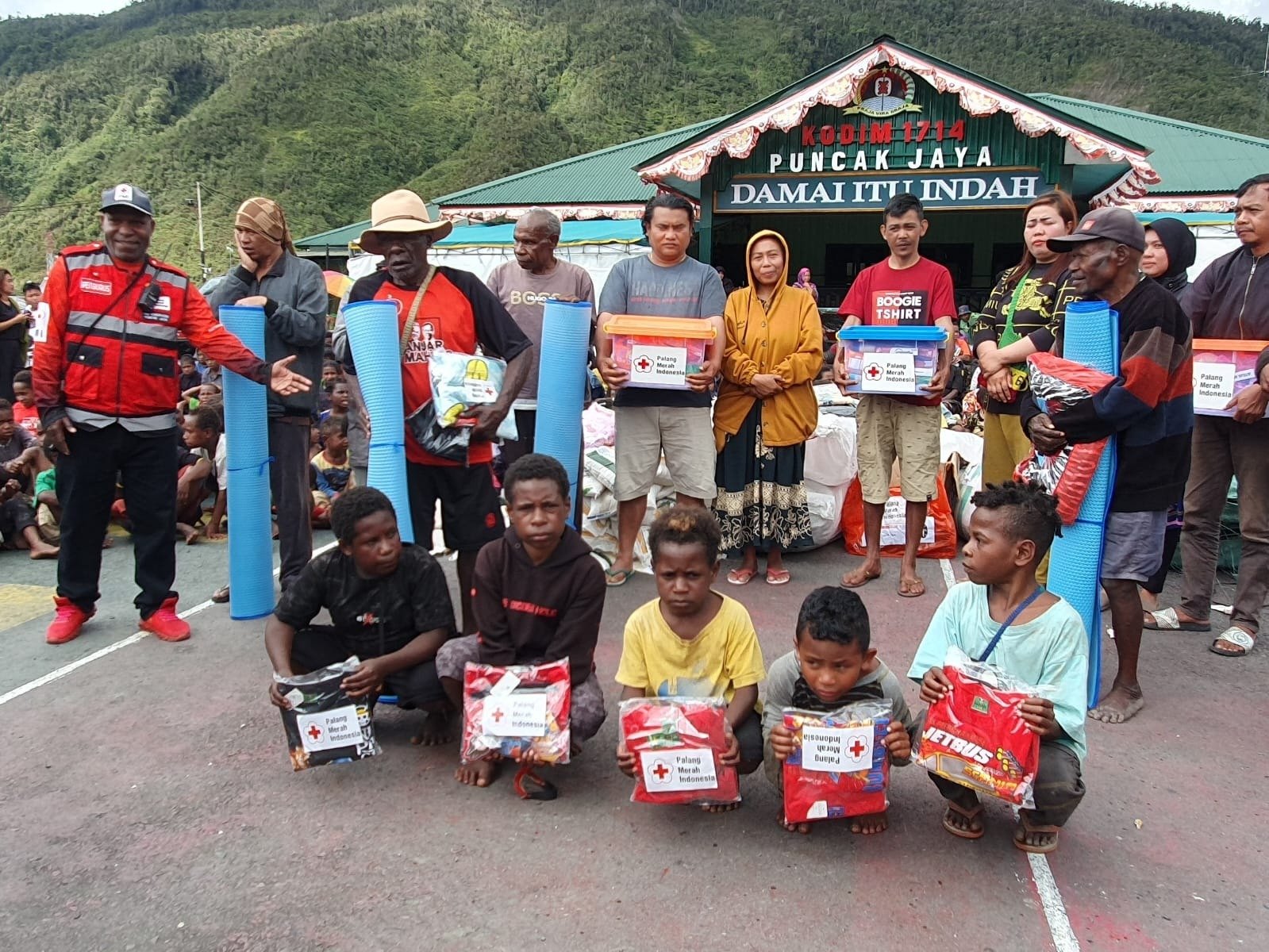 Penerima Manfaat Konflik Sosial